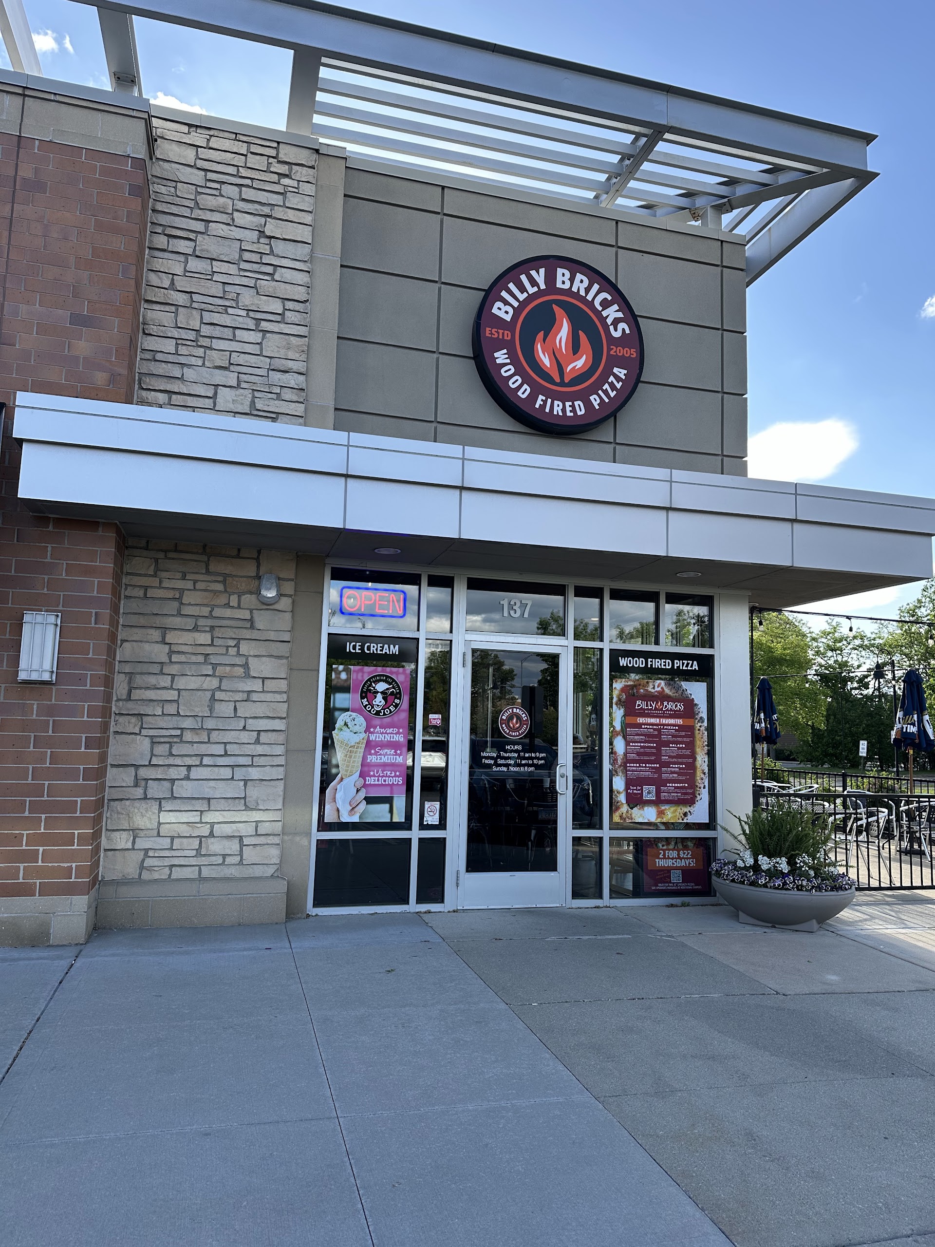 Billy Bricks Wood Fired Pizza interior