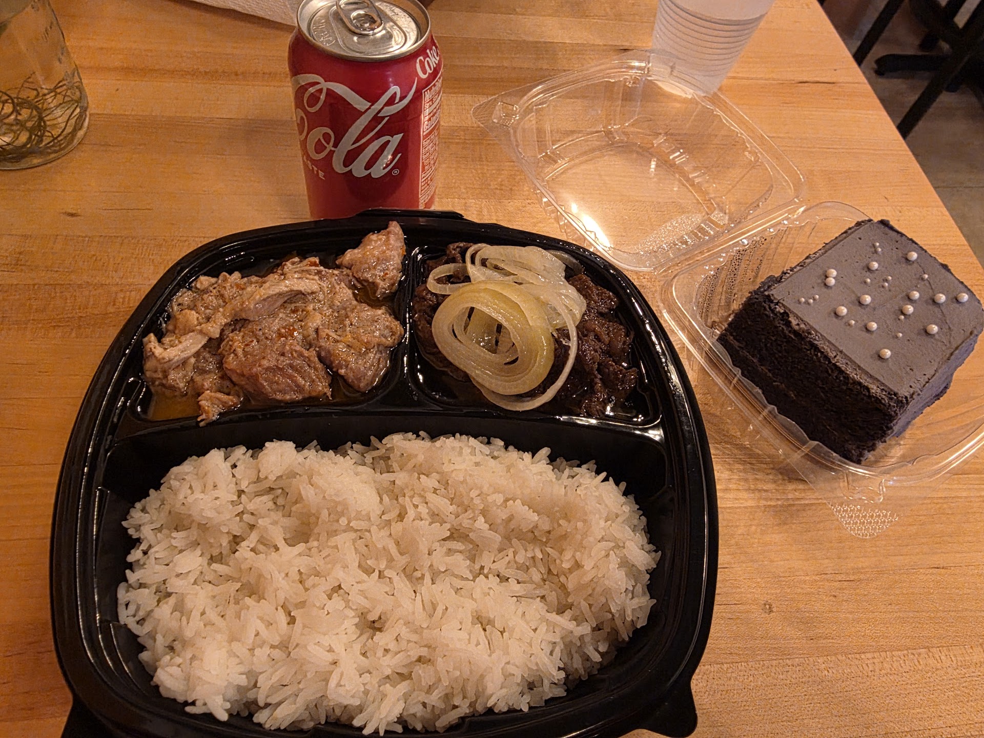 Bistro Manila interior