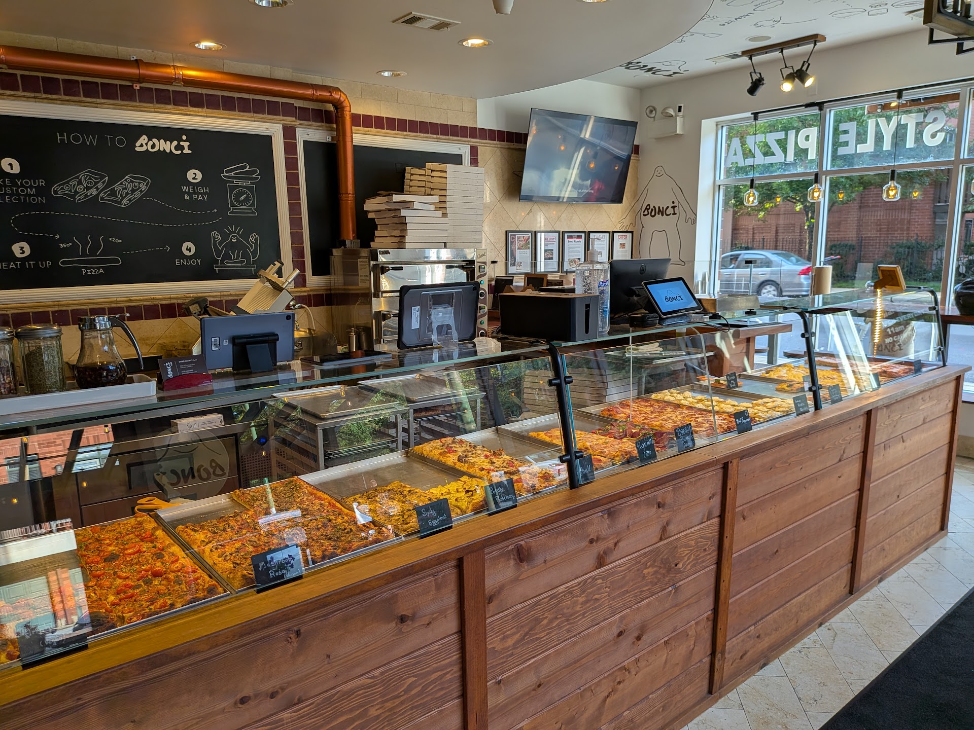 Bonci Pizzeria ambiance