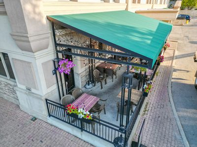 Egg Harbor Cafe storefront in Naperville IL