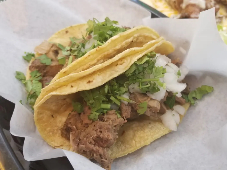 El Famous Burrito interior