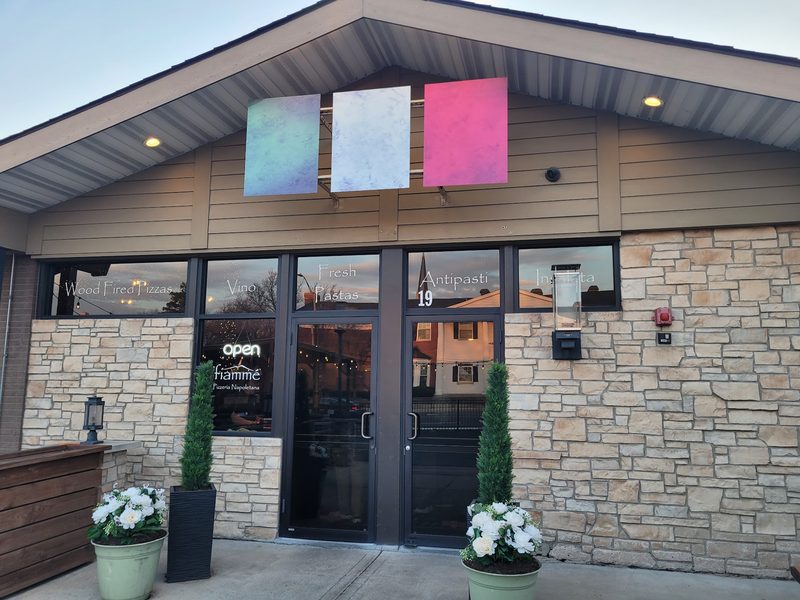 Fiamme Pizzeria Napoletana ambiance