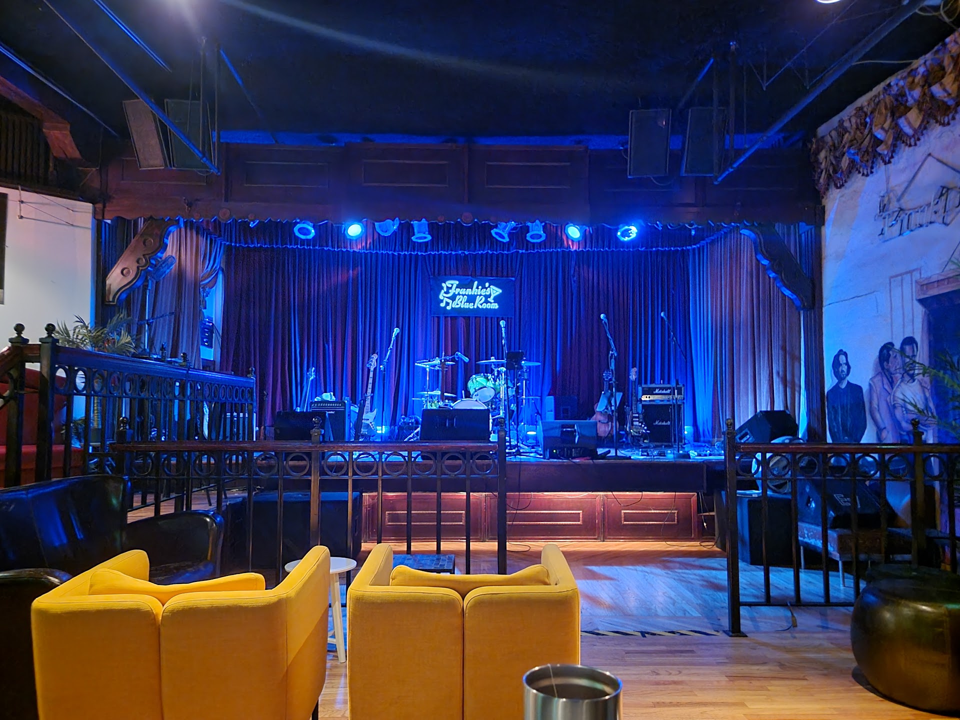 Frankie's Blue Room hero