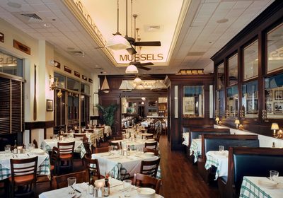 Hugo's Frog Bar &amp; Fish House storefront in Naperville IL