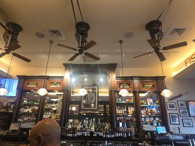 Hugo's Frog Bar & Fish House photo 6