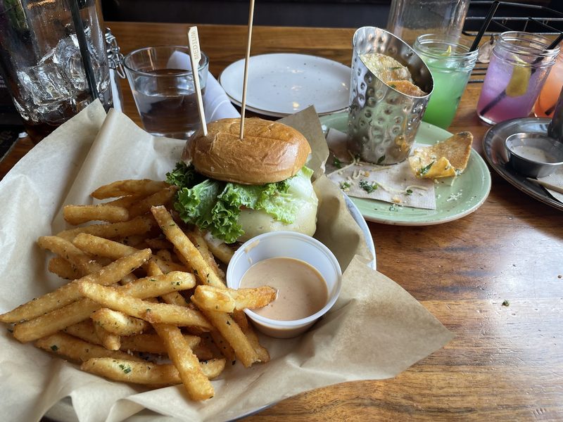 Lazy Dog Restaurant & Bar ambiance