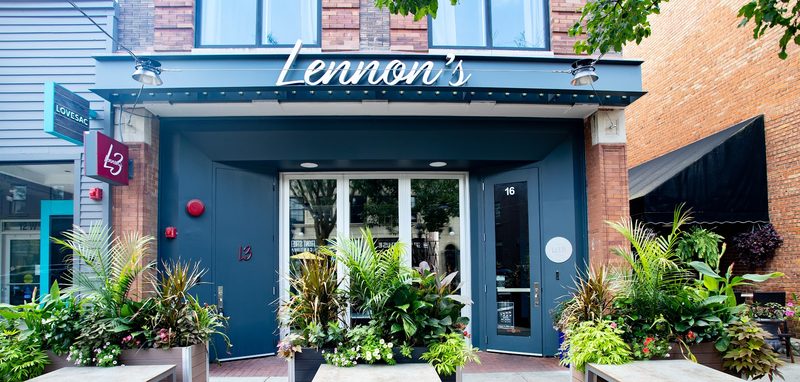Lennon's in Naperville IL