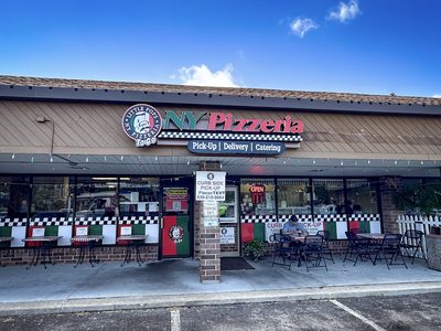 Little Pops NY Pizzeria storefront in Naperville IL