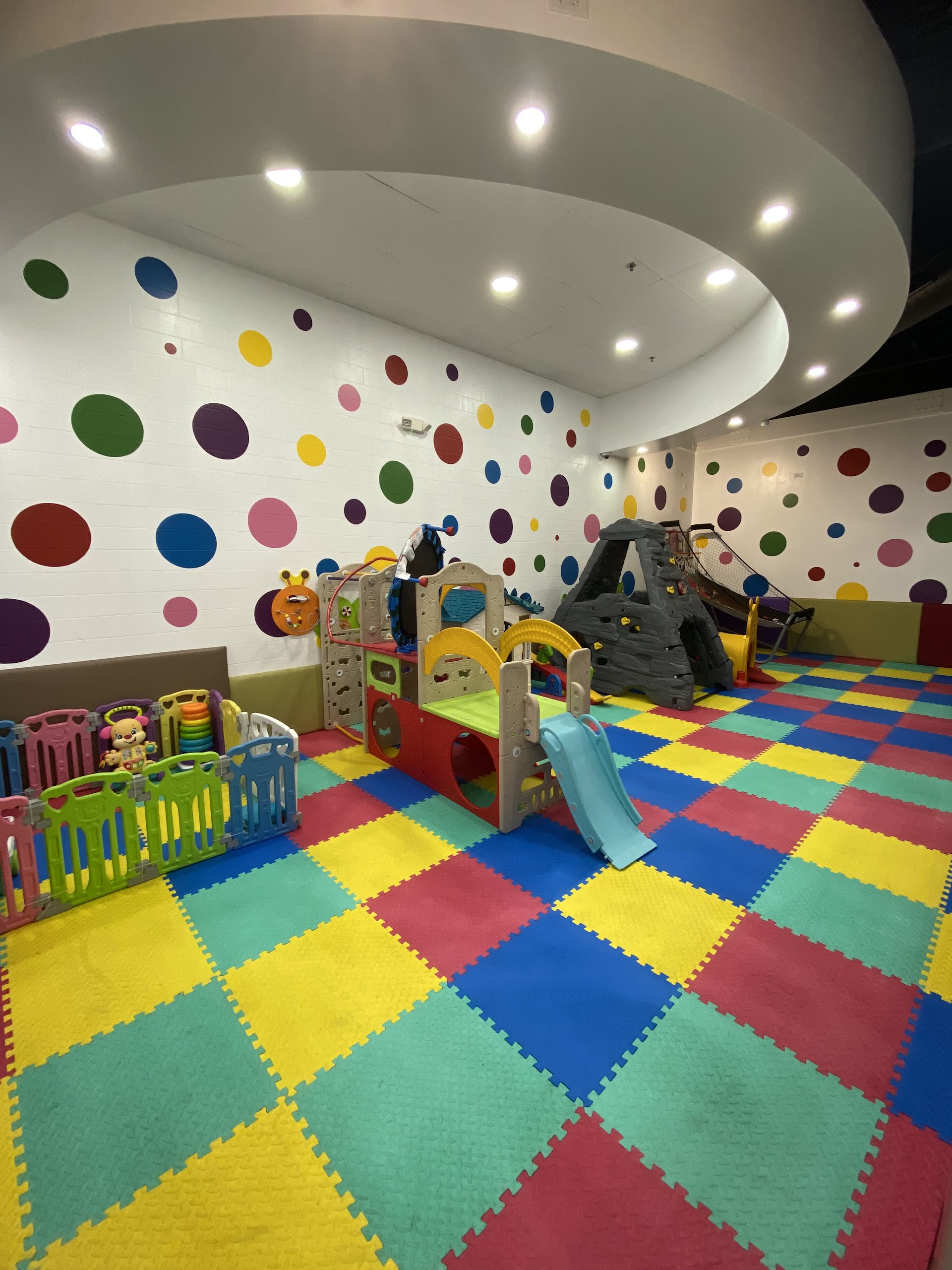 Milliy Family Restaurant interior