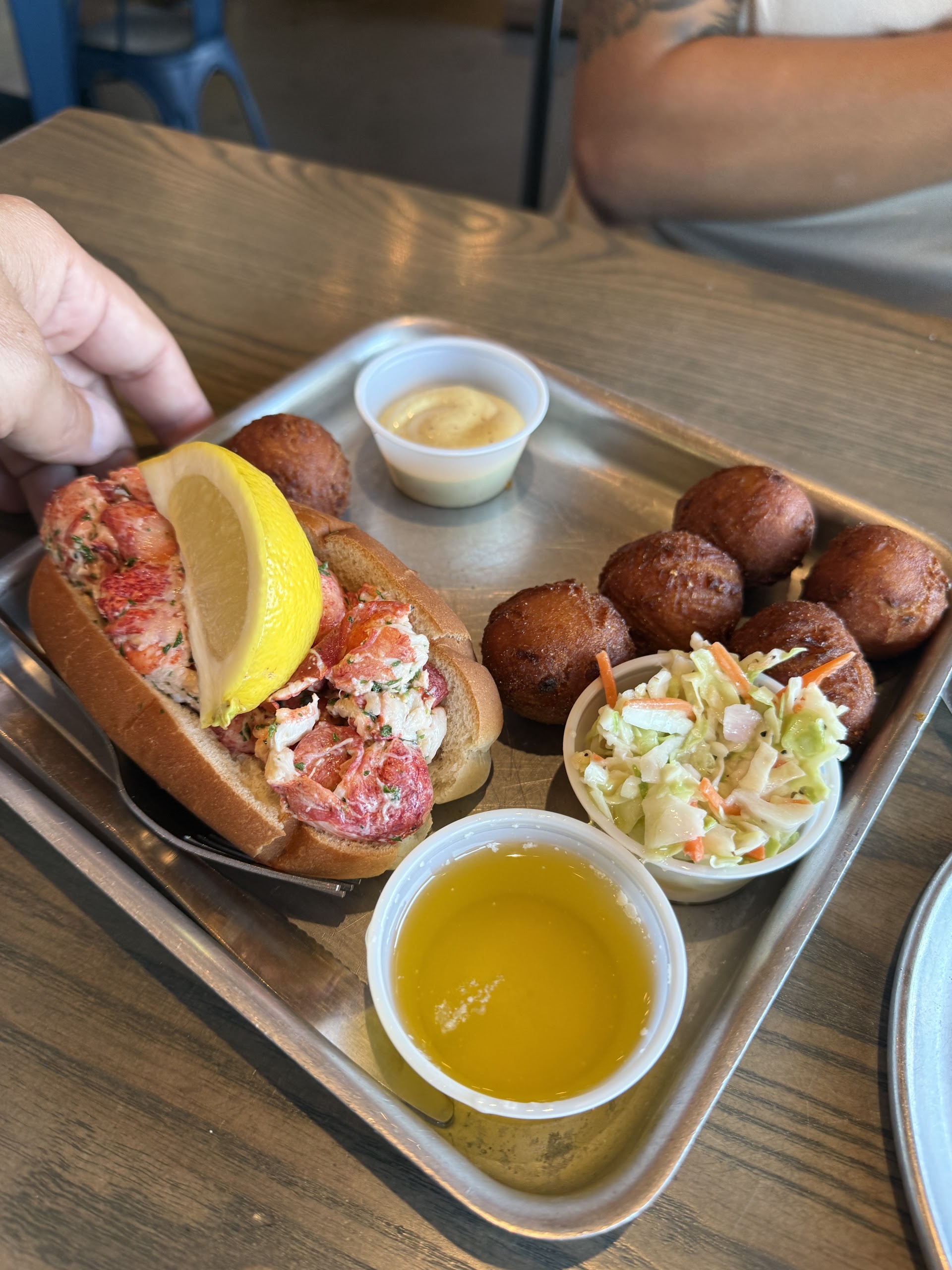 Shuckin' Shack Oyster Bar ambiance