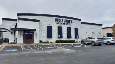 Uncle Julio's photo 4