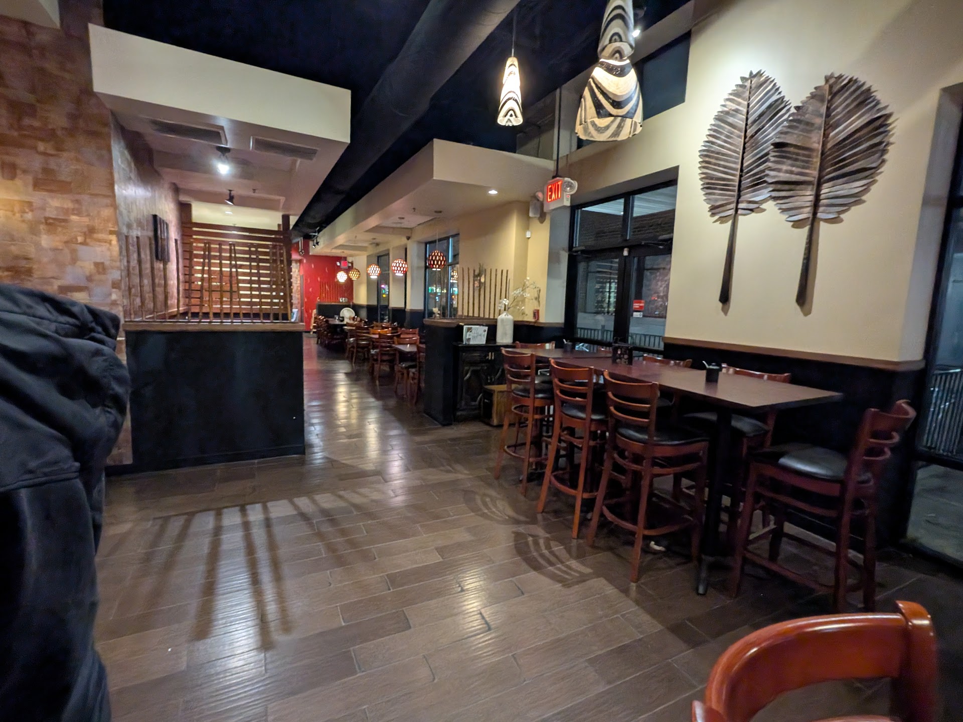 Yum Yum Thai interior